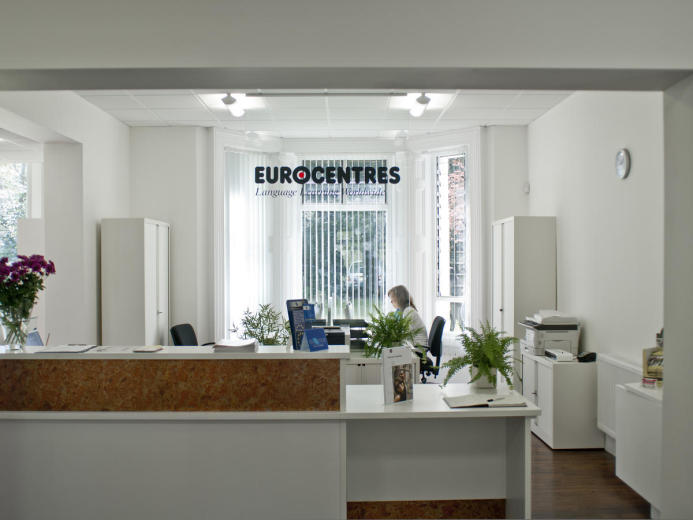 Языковая школа Eurocentres в Борнмуте